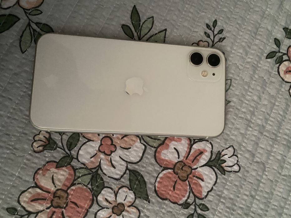 Iphone 11 продам 33000