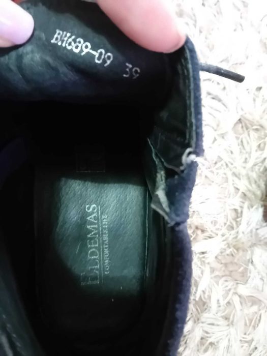 ghete piele intoarsa