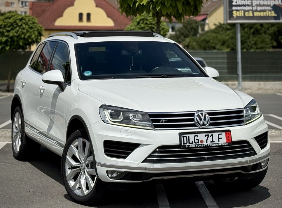 VOLKSWAGEN Touareg 2015