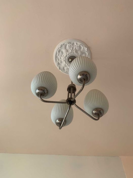 Продавам полилей и аплик