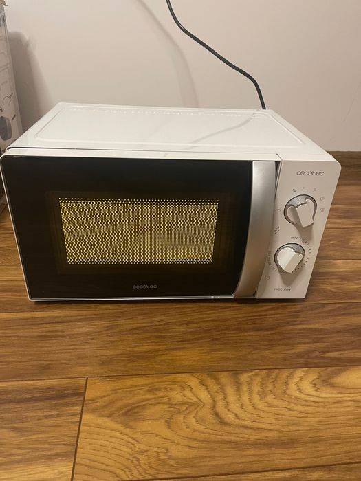 Микровълнова фурна Cecotec ProClean 2010 – чисто нова