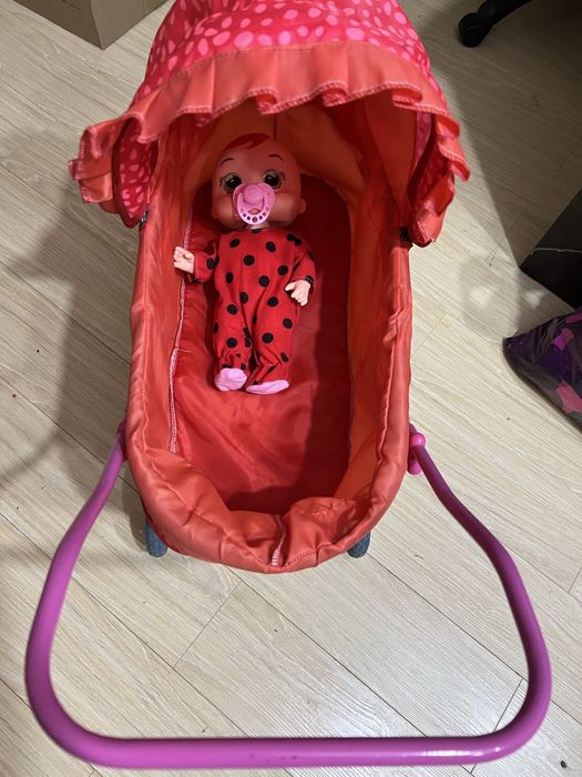 Продам коляску для девочек