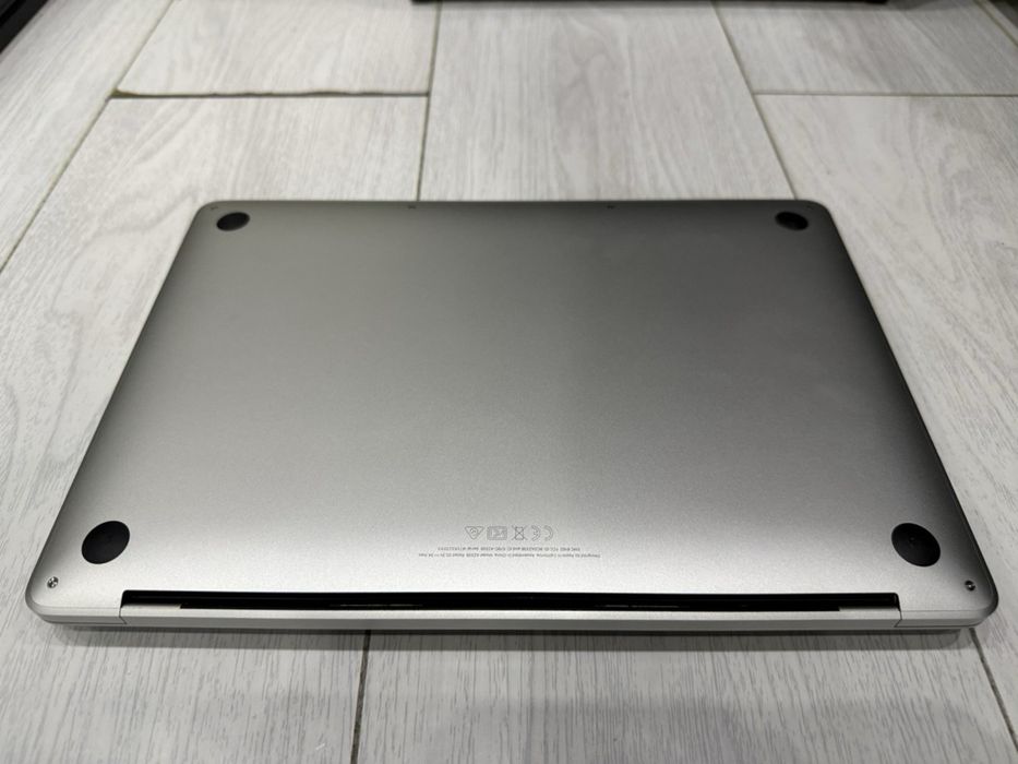 MacBook Pro 13.3” M2