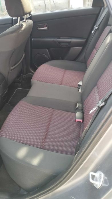 Mazda 3 хечбек бензин