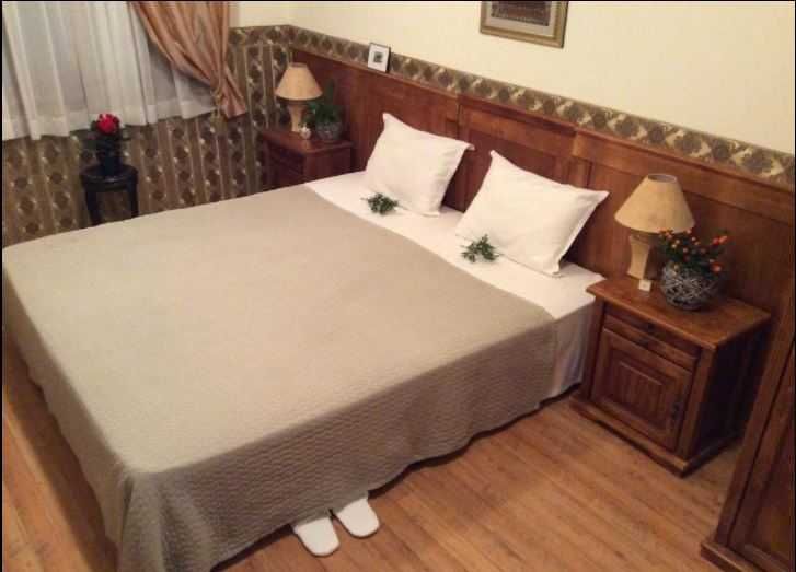 Хотел в Свети Влас с басейн на последния етаж.