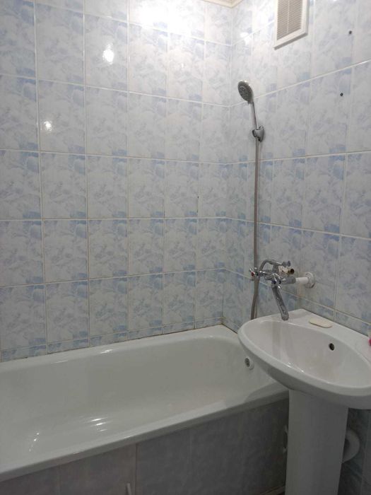 продается 3 комн кв р-н Нефтебаза