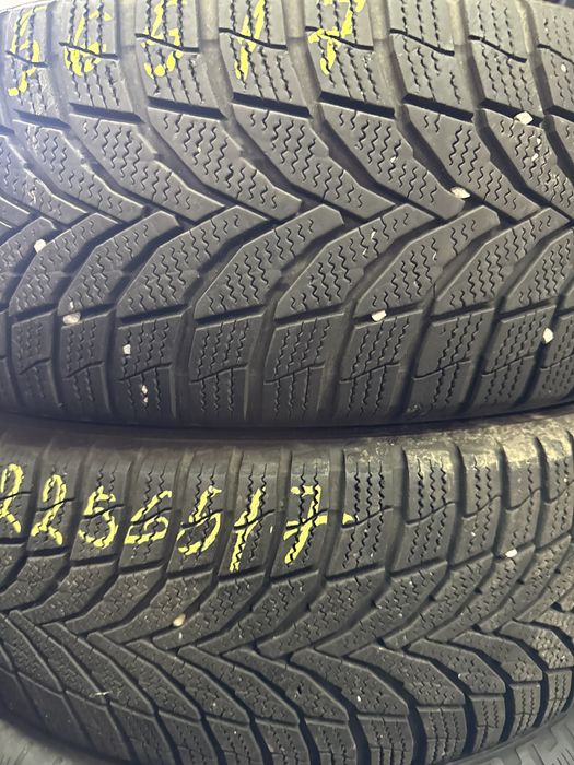 Гуми зимни 225.65.17 4 бр Нексен !