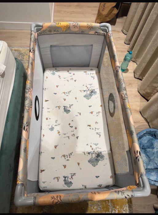 Set pătuț pliant cu saltea și protecție saltea Lionelo