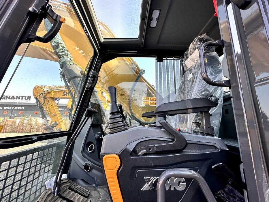 Экскаватор гусеничный 1,8м3 XE335G