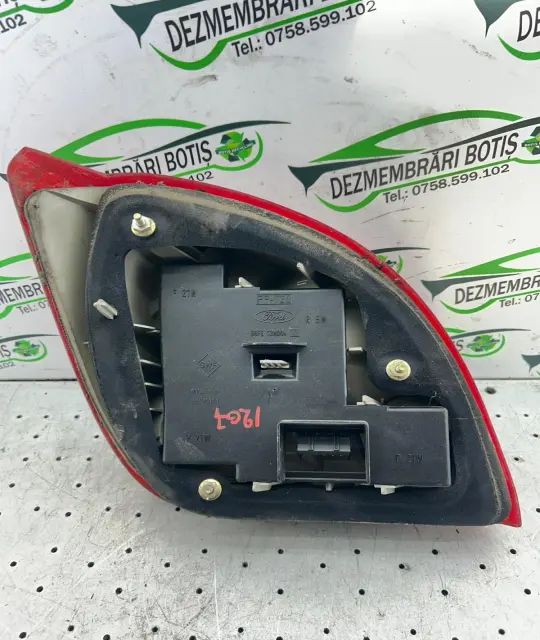 Lampa / Tripla stop dreapta pe aripa Ford Fiesta 2000 1.3 MT (59 hp)
