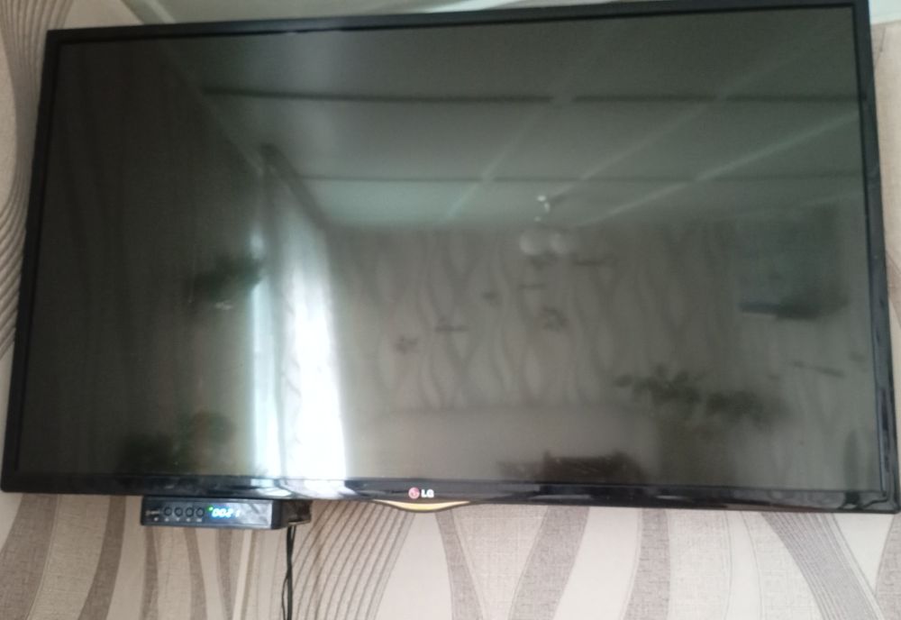 Продам телевизор диагональ 105