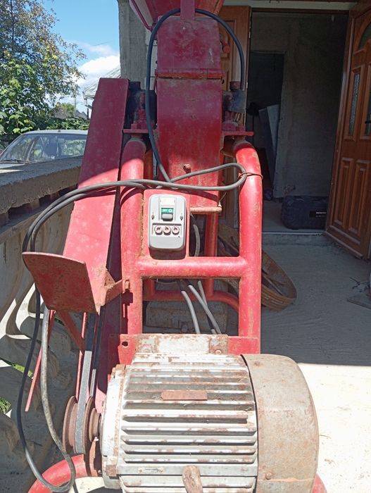 Moară pentru cereale pe curent