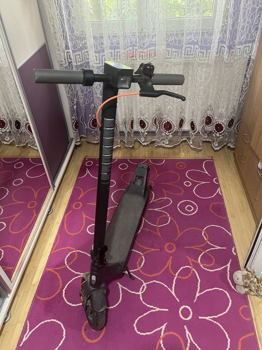 Vând trotinetă electrica xiaomi scooter 4 lite ,gen2