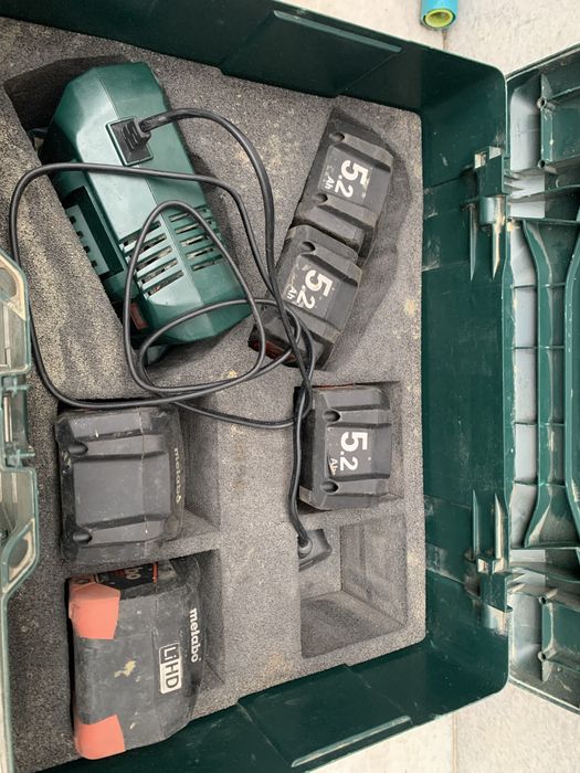 Metabo/ комплект батерии + зарядно в куфар