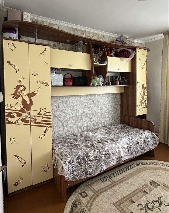 Продам спальный гарнитур