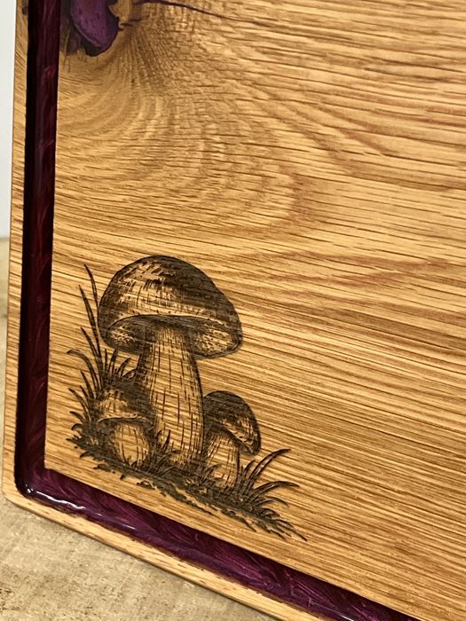 Tocător / Platou de servire din stejar masiv cu rășină epoxidică – 40×30×4 cm