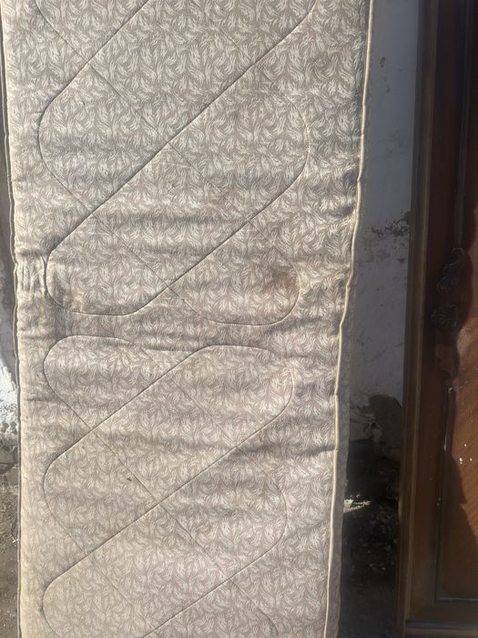 двух спальный кровать