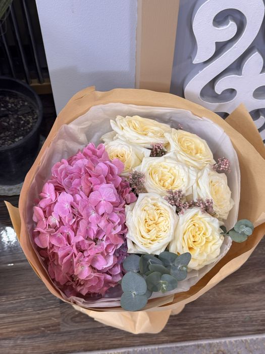 Цветы  белая роза