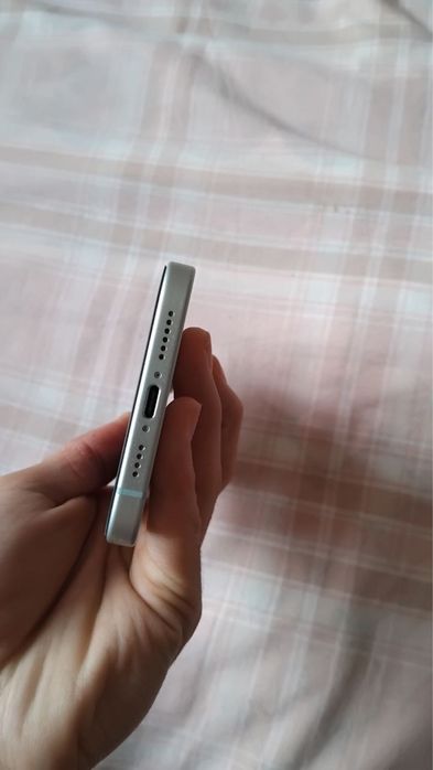 Iphone 15 plus в хорошом состояний