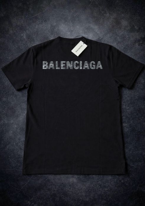 Тениски на Balenciaga и LV