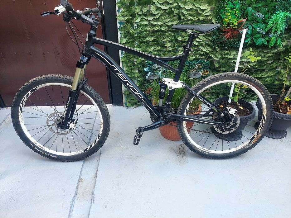 Bicicleta teren muntos