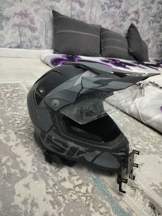 Шлем на мотоцикл