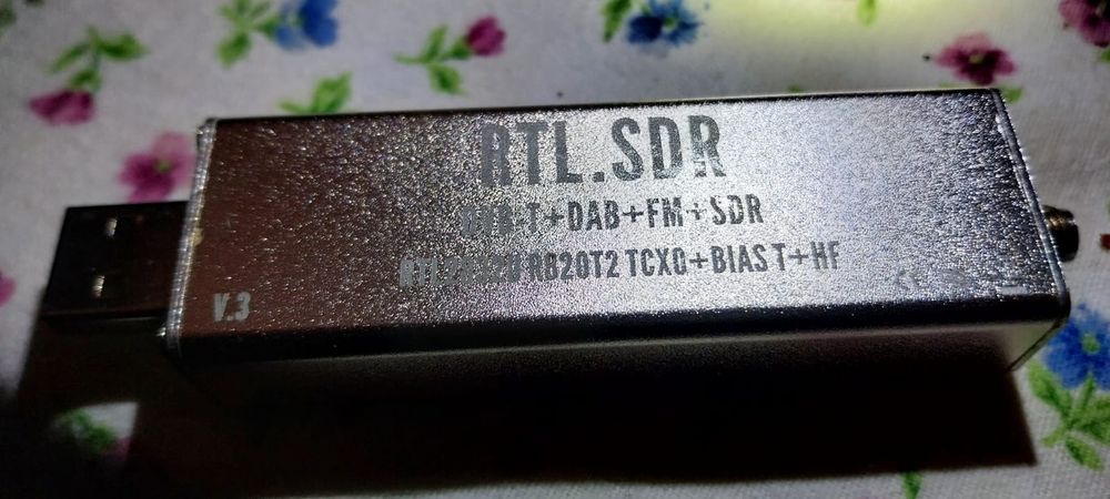 Dvb -t  dab fm sdr
RTL2832U R820T2 TCXO+BIAST+HF
DVB-