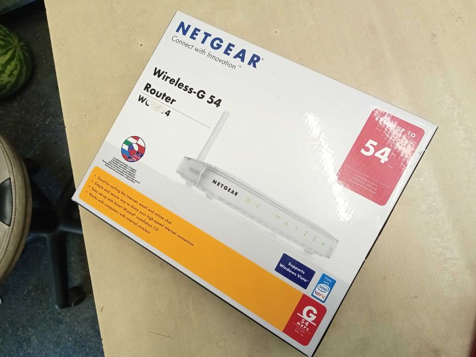рутер Netgear WGT624 v3 оригинално зарядно и кутия WiFi WLAN интернет