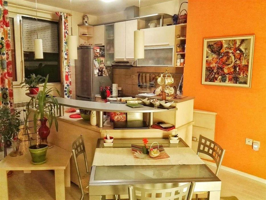 Дава се под наем Двустаен апартамент в Бургас, Център - 57 кв.м за 229.5 € - Снимка #3