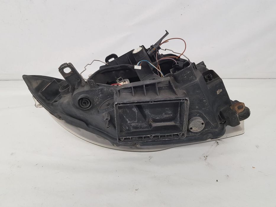 Far stanga halogen BMW Seria 1 E81 E87 dupa 2004