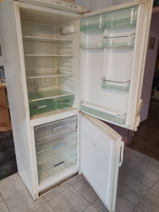 Хладилник с камера Gorenje