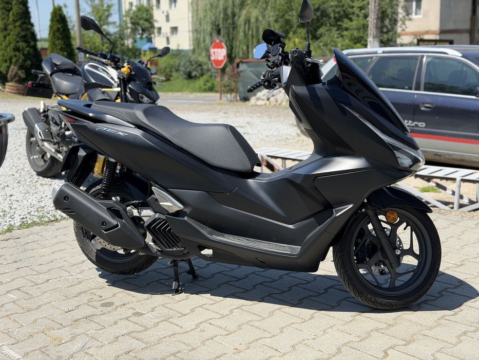 Honda PCX 125 2025 varianta DX TVA deductibil