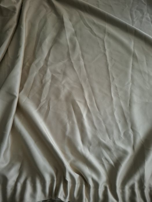 Дебела плътна завеса