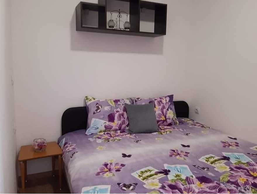 Дава се под наем Четиристаен апартамент в Бургас, Център - 100 кв.м за 255 € - Снимка #1