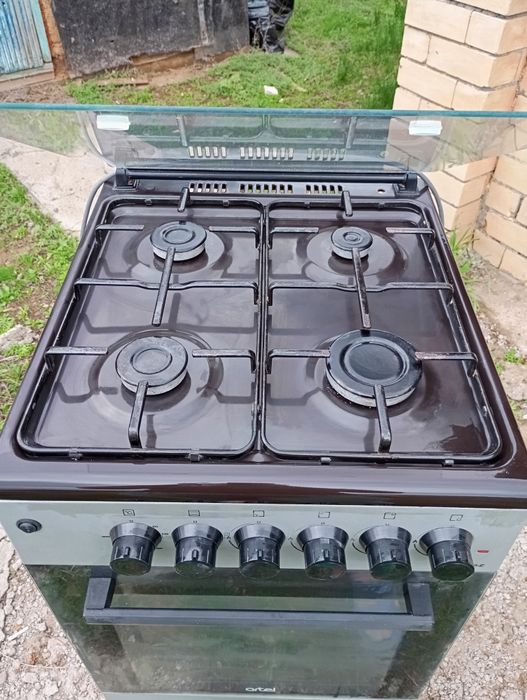 Продам газовую плиту 30 тысяч