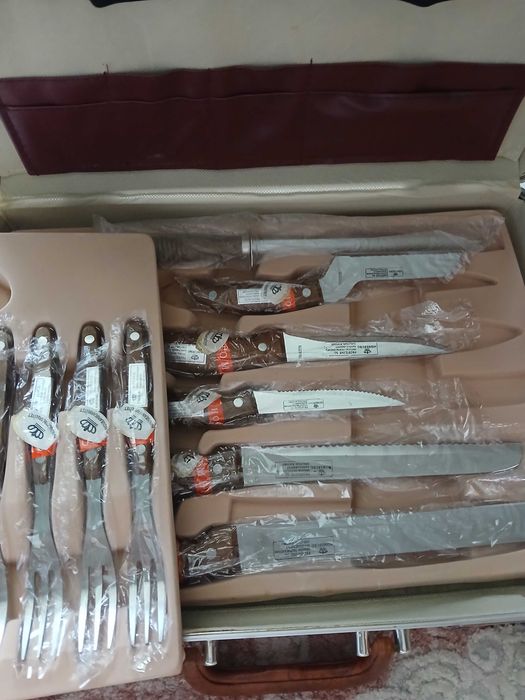 Set cutite si furculite Homeburg.