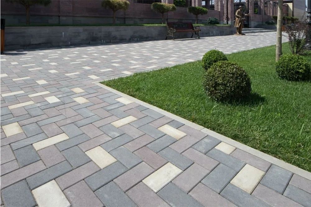Укладка тротуарной плитки, брусчатки
