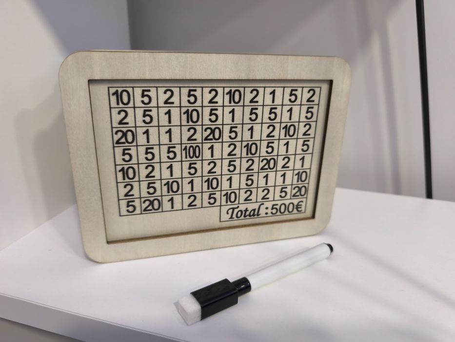 Дървена касичка с цел 500€