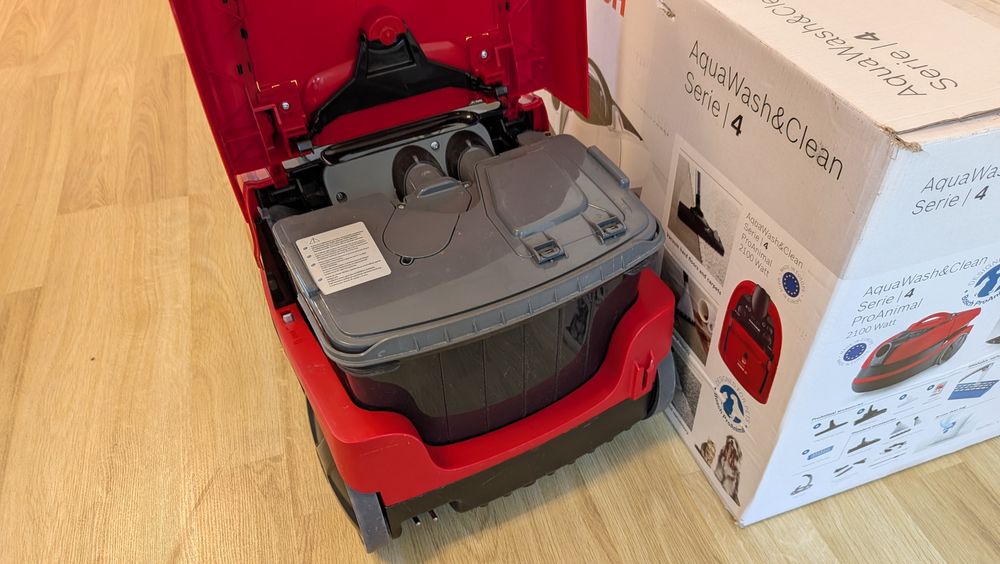 Bosch series 4 AquaWash пълен комплект перяща прахосмукачка