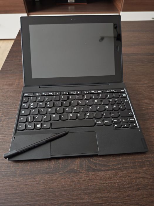 Lenovo tablet 10" LTE cu Windows 11