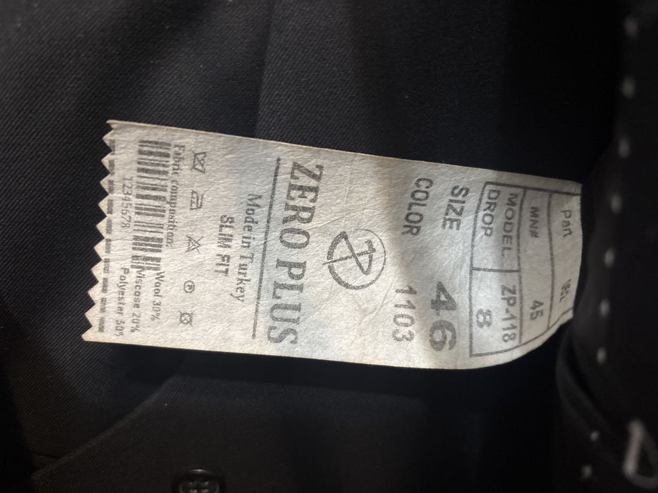 Продам костюм двубортный тройка