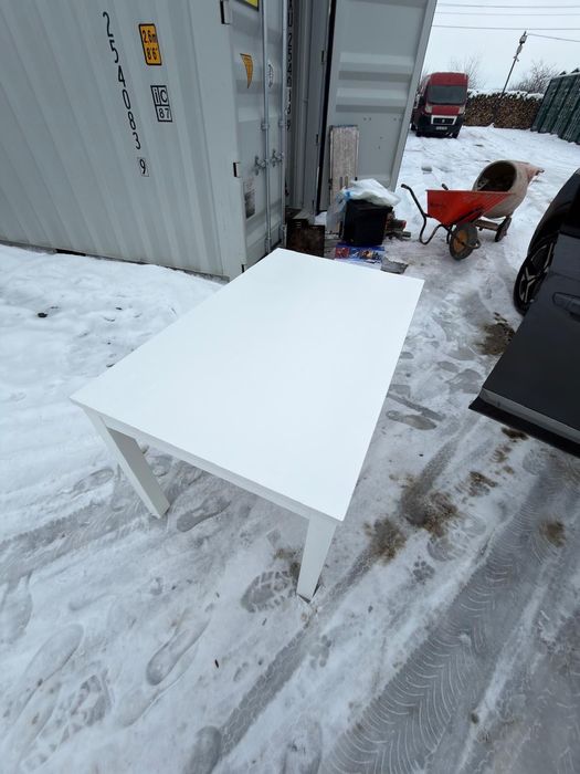 Vând mobila folosită câteva luni