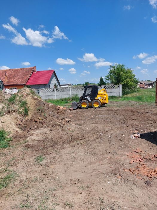 Executam lucrări cu excavatoru, transport  agregate, utilaje