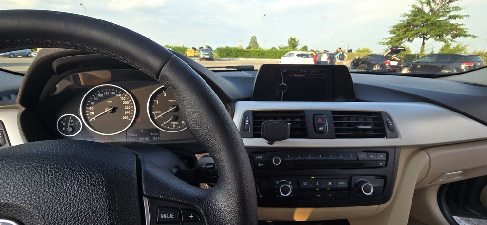 BMW Seria 3 F31 318D - Manual