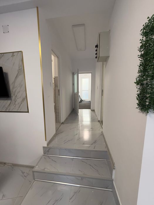 Дава се под наем Магазин в Шумен, Център - 110 кв.м за 408 € - Снимка #4