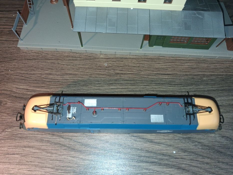 Locomotiva taurus piko scara HO