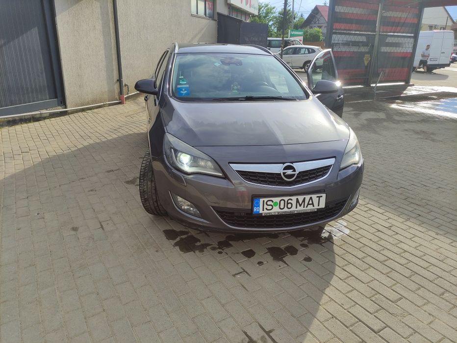 Opel astra j sport tourier, 1.7 diesel (125 hp), 2011, Euro5