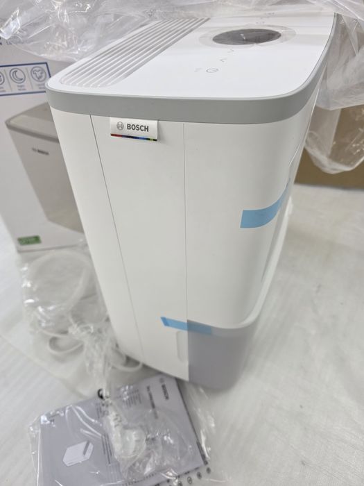 Влагоуловител/ Обезвлажнител Bosch Dry 2000, 12 литра на ден, до 24 кв.м