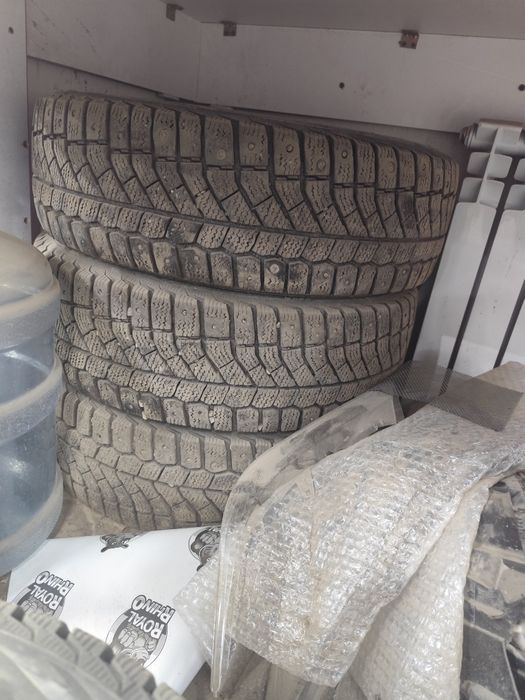 Продам зимние шины на 15