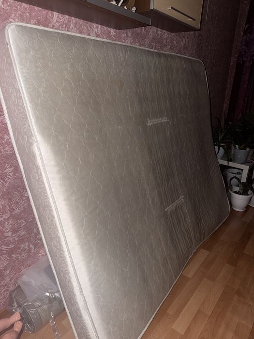 Отдам даром матрас